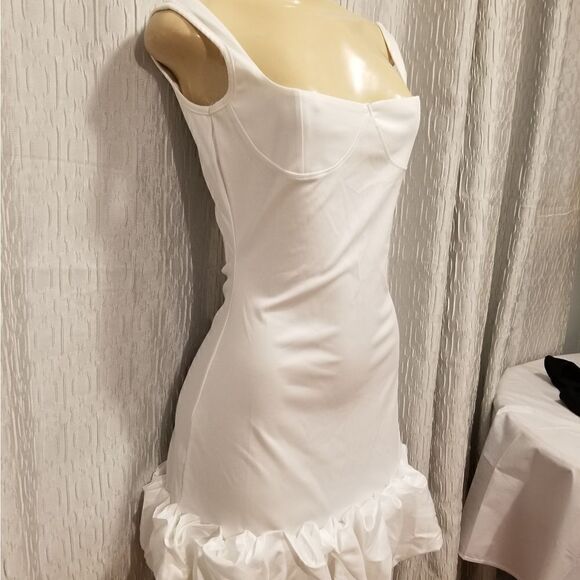White Ruffle Hem Dress small nwot B-2 - Picture 4 of 16